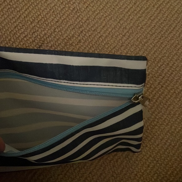 Basics flat makeup bag - Picture 2 of 3